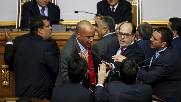 Parlamento de Venezuela juramenta a diputados objetados por el Supremo - Sputnik Mundo