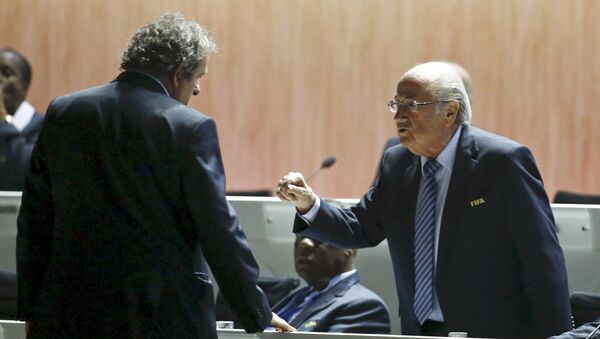 Michel Platini y Joseph Blatter - Sputnik Mundo
