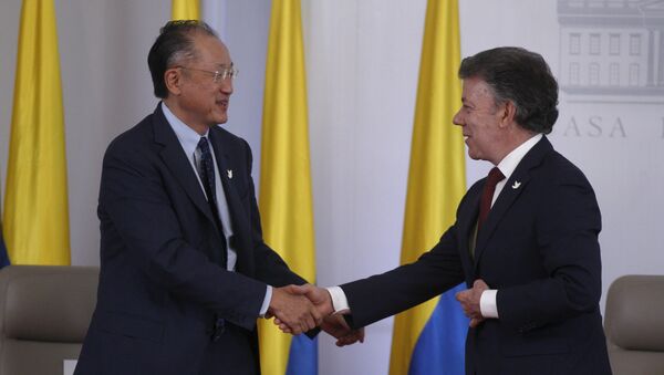 Jim Yong Kim, presidente del BM, y Juan Manuel Santos, presidente de Colombia - Sputnik Mundo