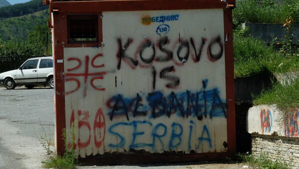 Unos grafitis en Kosovo (imagen referencial) - Sputnik Mundo