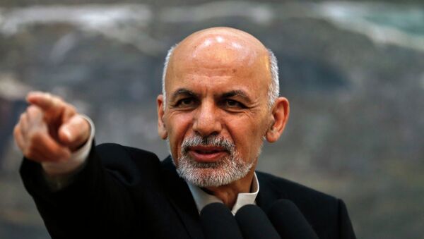 Afghanistan's President Ashraf Ghani points while speaking during a news conference in Kabul - Sputnik Mundo