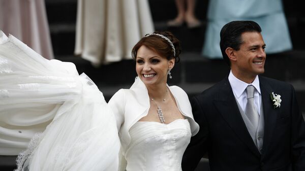 La boda del presidente de México, Enrique Peña, con Angélica Rivera - Sputnik Mundo