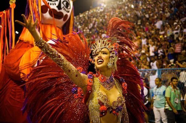 El Desfile de las escuelas de samba en Río de Janeiro - Sputnik Mundo