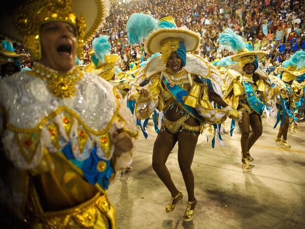 El Desfile de las escuelas de samba en Río de Janeiro - Sputnik Mundo