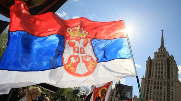 La bandera de Serbia - Sputnik Mundo