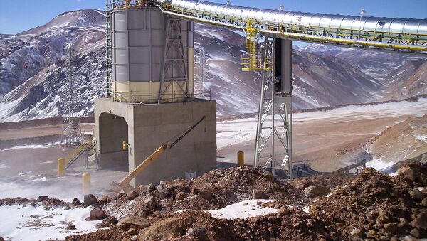 Actividad minera en la Cordillera de los Andes en la provincia argentina de San Juan. - Sputnik Mundo