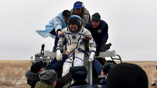 Serguéi Volkov, cosmonauta ruso, tras volver a la Tierra - Sputnik Mundo
