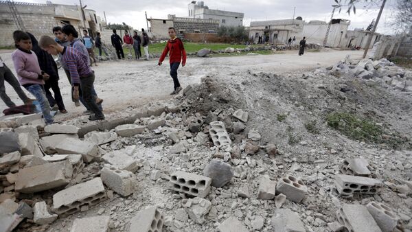 Edificio destruido en Idlib, Siria - Sputnik Mundo