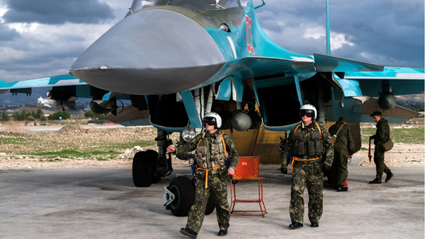 Pilotos rusos en la base aérea de Hmeymim en Siria - Sputnik Mundo