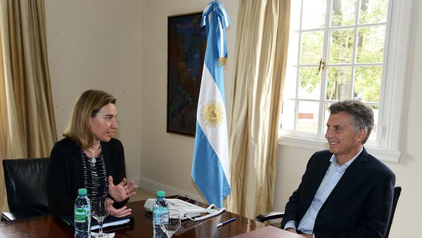 Federica Mogherini, alta representante para Asuntos Exteriores de UE, y Mauricio Macri, presidente de Argentina - Sputnik Mundo