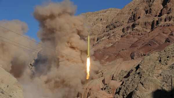 Un misil balístico iraní (archivo) - Sputnik Mundo