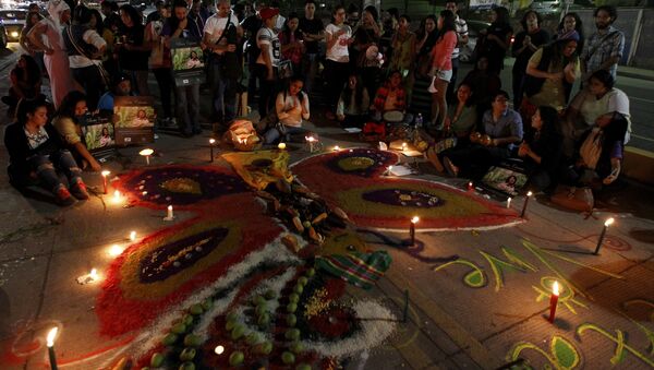 Una vigilia para honrar Berta Cáceres en Tegucigalpa - Sputnik Mundo