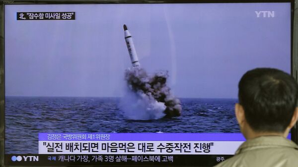 Corea del Norte ensaya misiles balísticos (archivo) - Sputnik Mundo