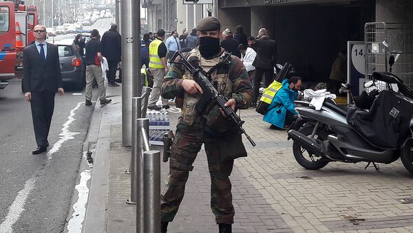 Soldado belga en el lugar del atentado en Bruselas - Sputnik Mundo