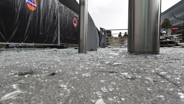 Cerca del aeropuerto Zaventem después de los ataques terroristas en Bruselas - Sputnik Mundo
