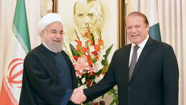 Presidente de Irán, Hasán Rohani, y primer ministro pakistaní, Nawaz Sharif - Sputnik Mundo