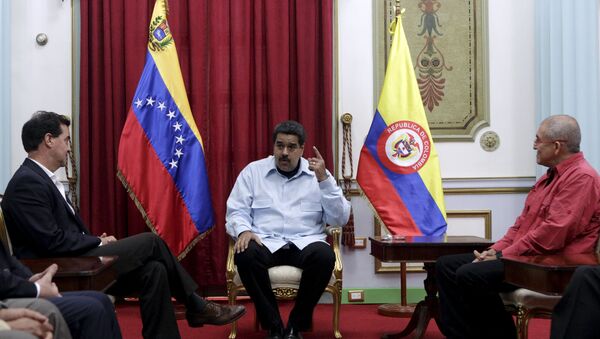 Frank Pearl, representante del Gobierno colombiano, Nicolás Maduro y Antonio García de ELN - Sputnik Mundo
