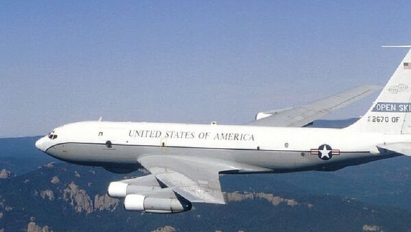 Avión estadounidense OC-135B - Sputnik Mundo