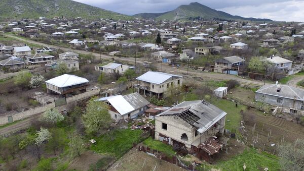 Las casas destruidas en Nagorno Karabaj - Sputnik Mundo