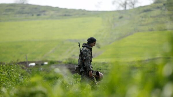 Militar en Nagorno Karabaj - Sputnik Mundo