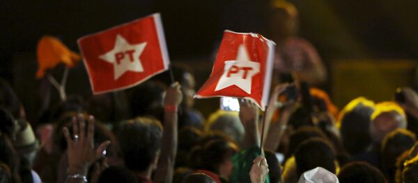 La protesta de los simpatizantes del Partido de los Trabajadores contra el impeachment de Dilma Rousseff en Río de Janeiro La protesta de los simpatizantes del Partido de los Trabajadores contra el impeachment de Dilma Rousseff en Río de Janeiro - Sputnik Mundo