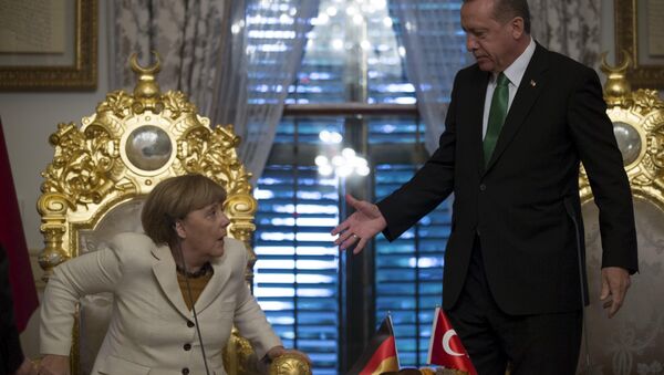 Canciller de Alemania Angela Merkel y el presidente de Turquía Recep Erdogan (archivo) - Sputnik Mundo