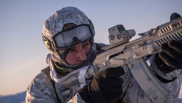 Militares de las Fuerzas especiales de Rusia en el Ártico - Sputnik Mundo