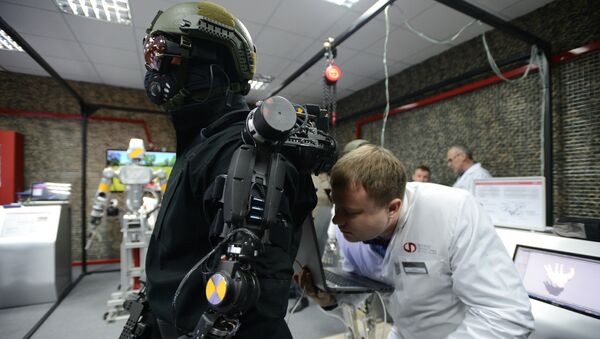 Un robot durante una demostración en la ciudad rusa de Klimovsk - Sputnik Mundo