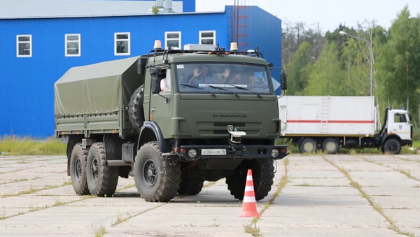 El  legendario camión ruso Kamaz en piloto automático - Sputnik Mundo