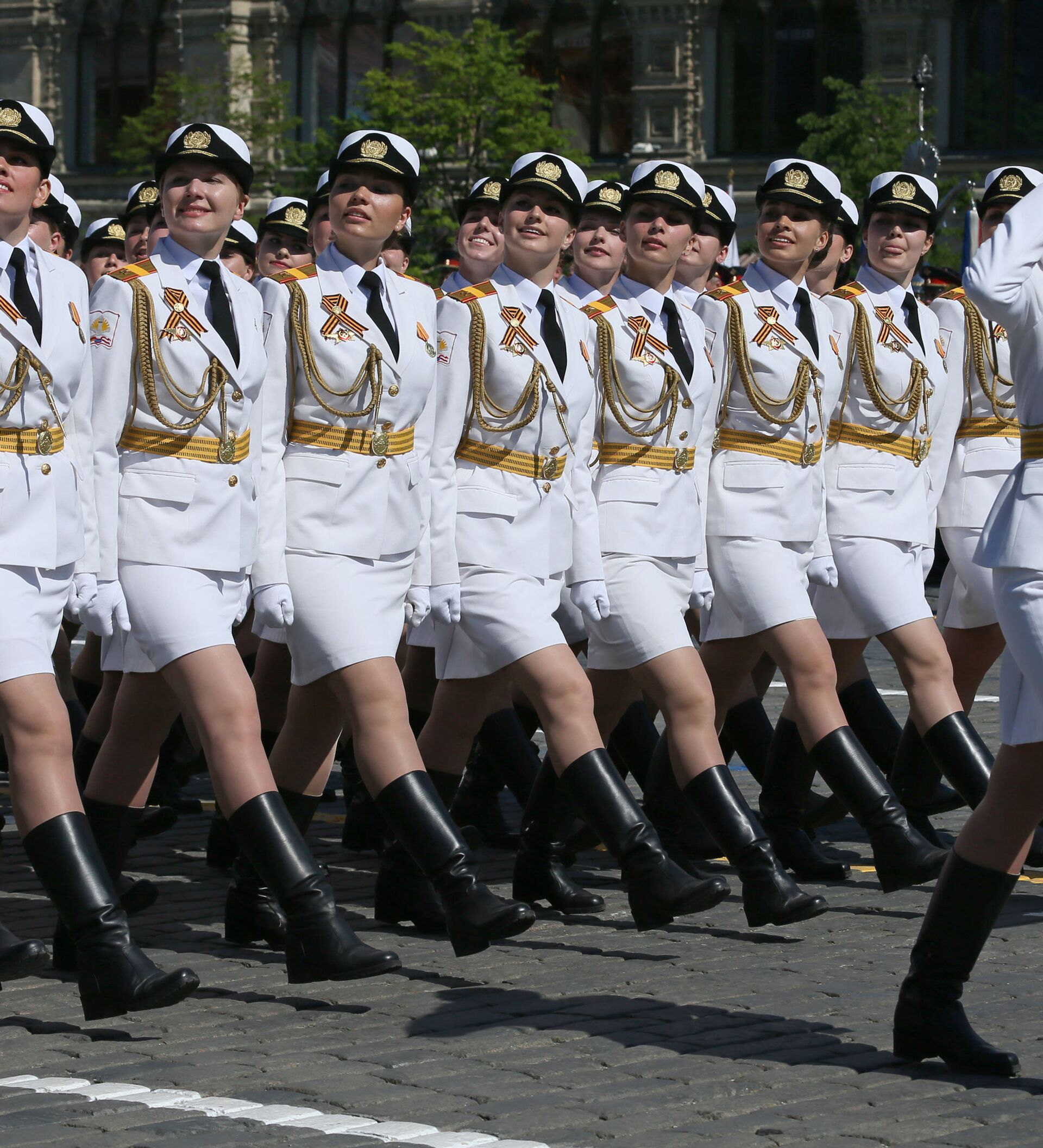 Mujeres guerreras: el uniforme militar femenino de diferentes