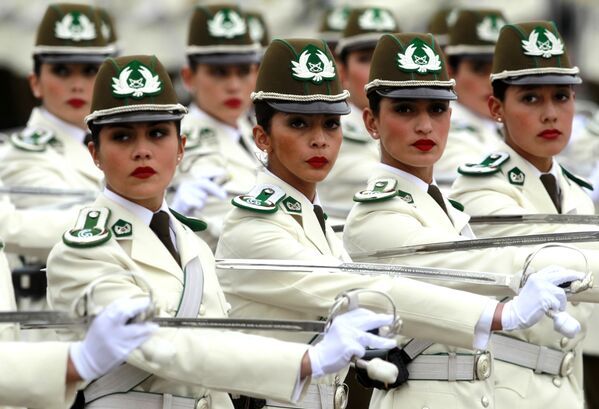Mujeres guerreras: el uniforme militar femenino de diferentes países del  mundo - 12.05.2016, Sputnik Mundo