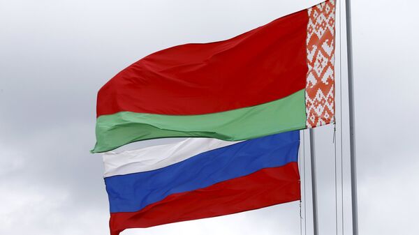 Banderas de Rusia y Bielorrusia - Sputnik Mundo