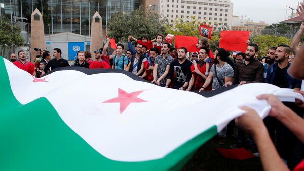 La bandera de oposición siria - Sputnik Mundo