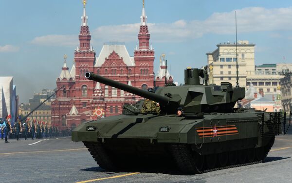 Tanque T-14 Armata en la Plaza Roja durante el desfile militar - Sputnik Mundo