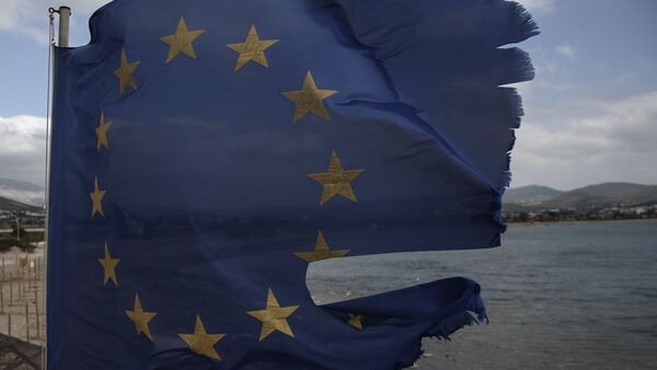La bandera rota de la UE - Sputnik Mundo