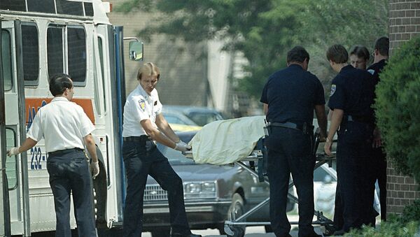 Los policías en el lugar del tiroteo en la oficina postal en Edmond, Oklahoma en 1986 (Archivo) - Sputnik Mundo