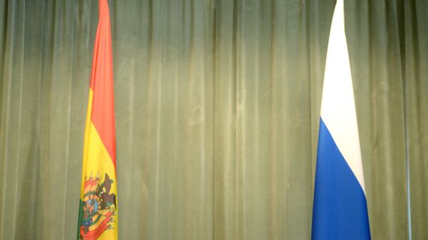 Banderas de Bolivia y Rusia - Sputnik Mundo