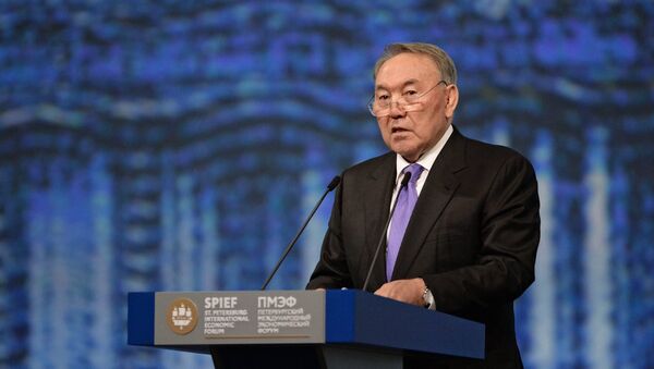 Nursultán Nazarbáyev, presidente de Kazajistán en el Foro Económico Internacional de San Petersburgo (SPIEF) - Sputnik Mundo