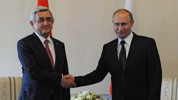 El primer ministro de Armenia, Serzh Sargsián, junto al presidente de Rusia, Vladímir Putin (archivo) - Sputnik Mundo