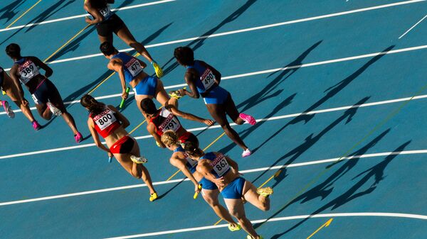 Athletes in the women's relay race at the World Championships in Athletics. (File) - Sputnik Mundo