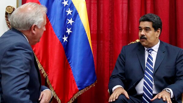 Presidente de Venezuela, Nicolás Maduro y subsecretario de Asuntos Políticos del Departamento de Estado de EEUU, Thomas Shannon en Caracas - Sputnik Mundo
