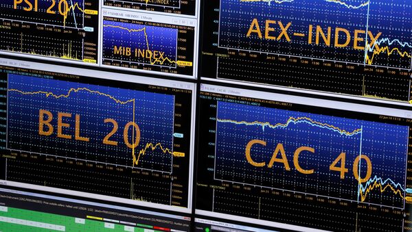 Los monitores de Euronext Stock Exchange en París tras el Brexit - Sputnik Mundo
