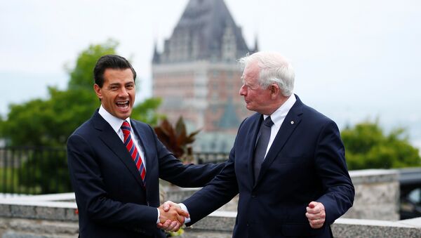 Presidente de México, Enrique Peña Nieto  y gobernador general de Canadá, David Johnston - Sputnik Mundo