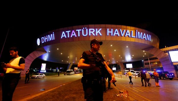 Aeropuerto Ataturk en Estambul tras el atentado - Sputnik Mundo