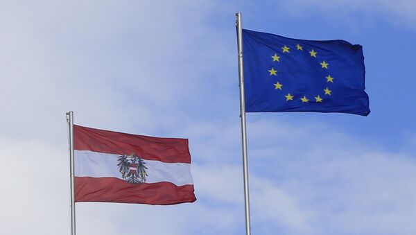Las banderas de Austria y de la Unión Europea - Sputnik Mundo