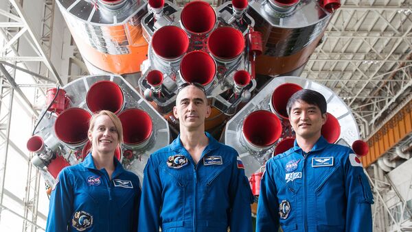 La nueva tripulación de Soyuz MS: la estadounidense Kathleen Rubins, el ruso Anatoli Ivanishin  y el japonés Takuya Onishi - Sputnik Mundo