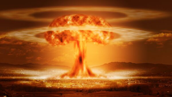 La explosión de una bomba nuclear (imagen referencial) - Sputnik Mundo