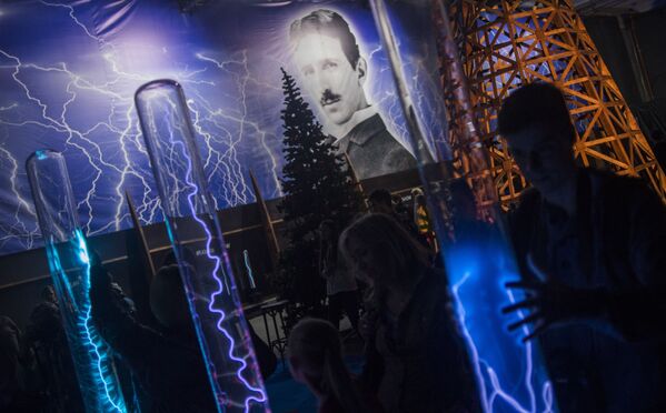 Las celebraciones del cumpleaños de Nikola Tesla en Moscú - Sputnik Mundo