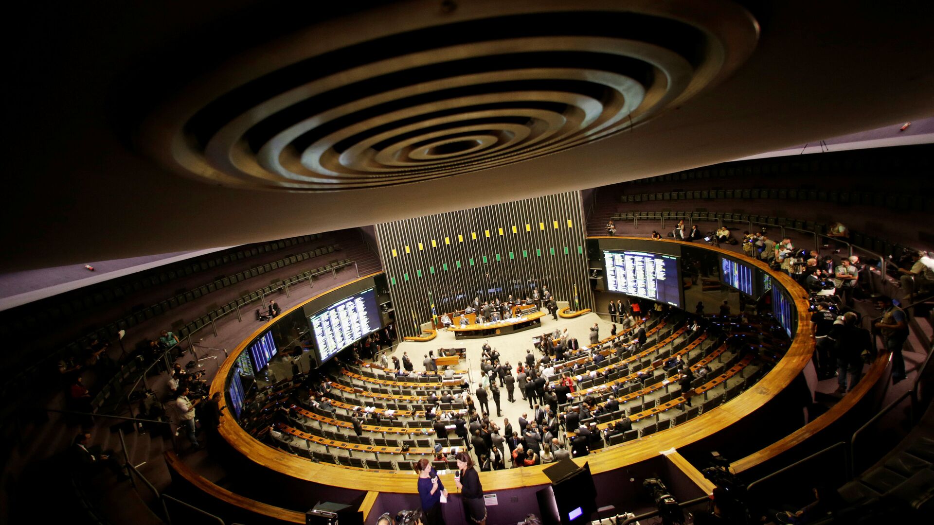 A general view is seen of the plenary chamber of deputies during the session to elect the new president of the chamber of deputies in the National Congress in Brasilia, Brazil July 13, 2016.  - Sputnik Mundo, 1920, 04.08.2021
