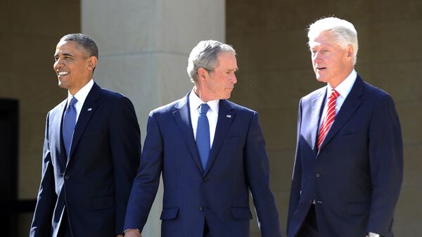 Presidente de EEUU, Barack Obama, y expresidentes George W. Bush y Bill Clinton - Sputnik Mundo